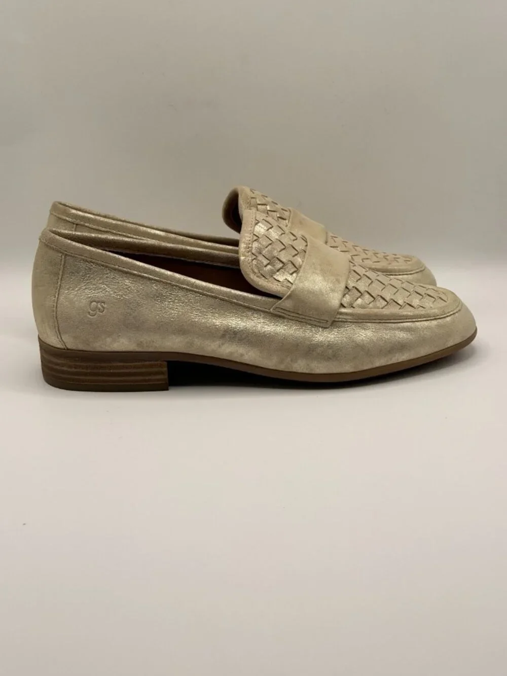 Gentle Souls Women Woven Gold Leather Loafer Sz 9